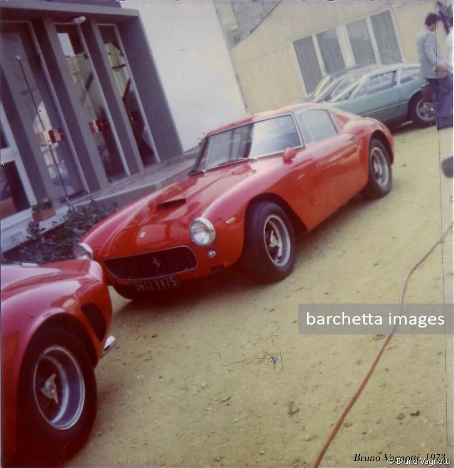 Sur un parking d'hotel près du Mans en 1973