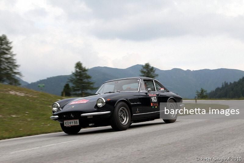 163 Ferrari 330 GTC 1966 Dr. Hans J. Kaluza / Dr. Bernhard Feichtner (A)