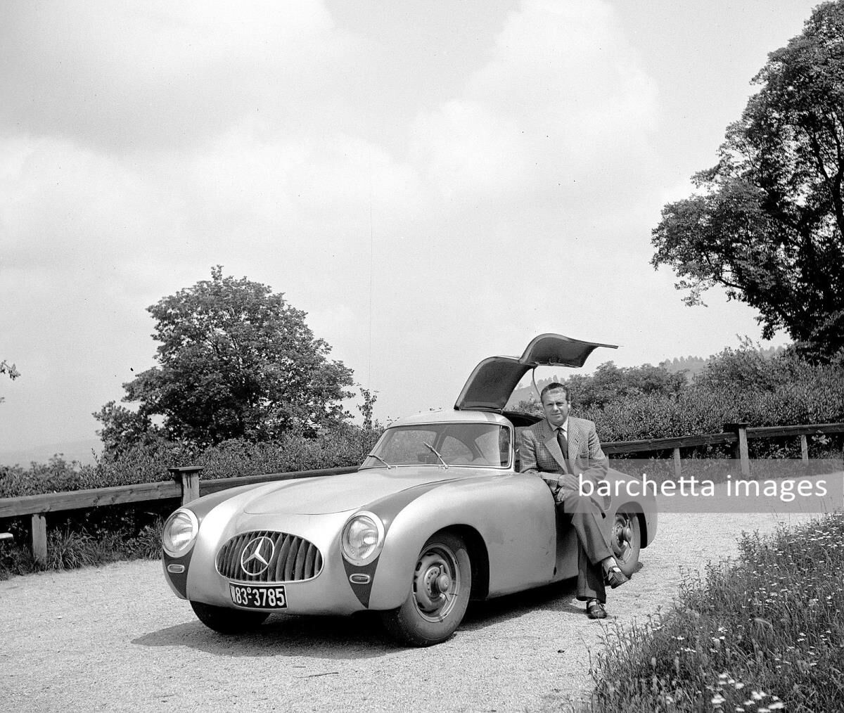 Mercedes-Benz 300 SL racing cars (W 194 series, 1952) 194.010.0000?/52 "W83 - 3785", Rudolf Uhlenhaut, on the Rotenberg in Stuttgart, 1953