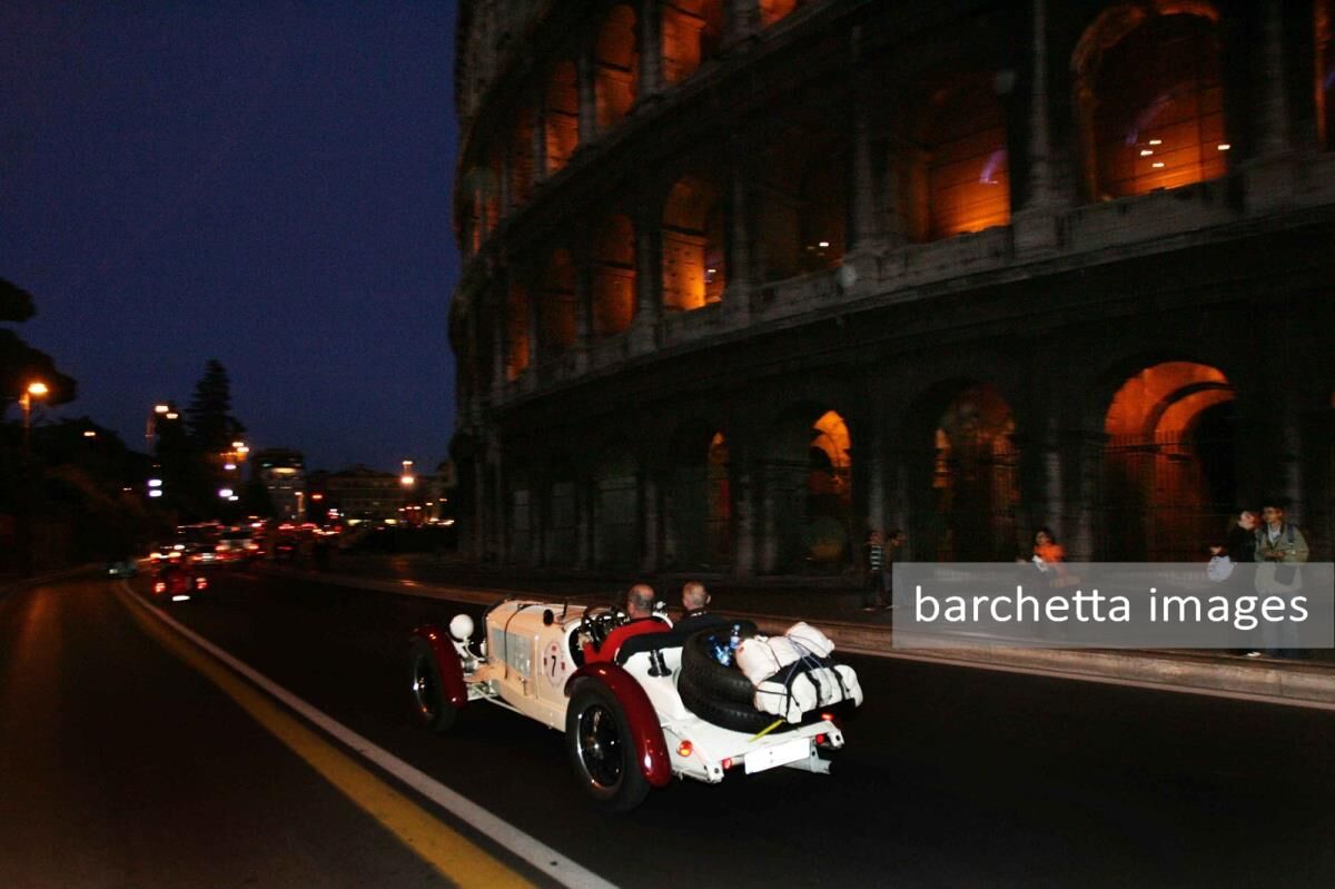 Roma: il passaggio nel centro storico alla 80ma Mille Miglia (Ph. Marco Lucini/Eden) 