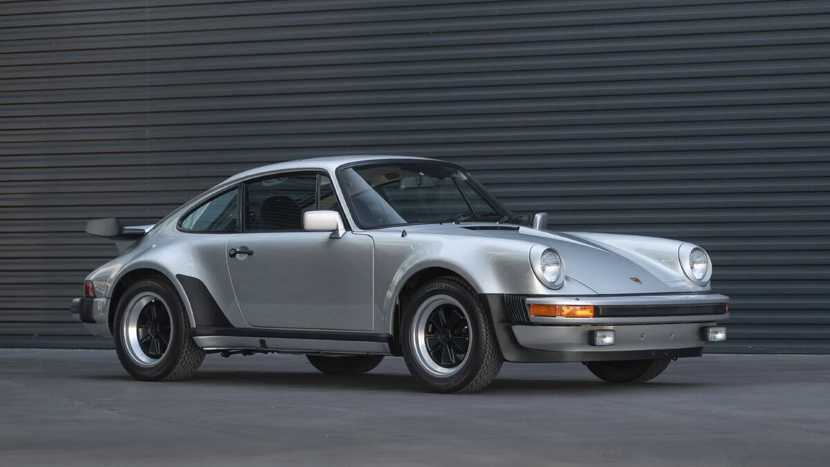 Broad Arrow - The Porsche Air|Water Auction