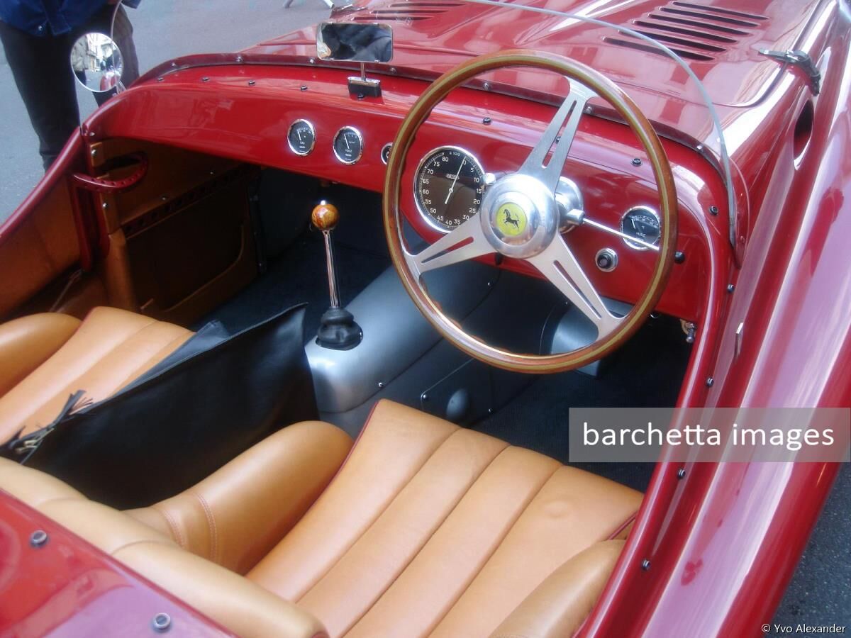 281 Artom/X I Ferrari 225 Sport Vignale Spider 1952 0176ED