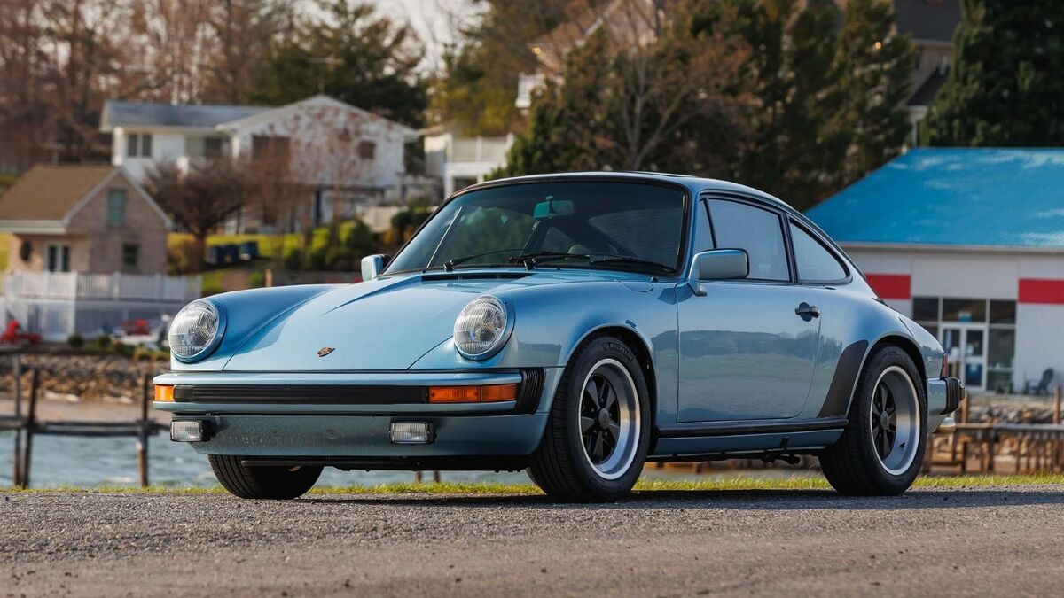 Broad Arrow - The Porsche Air|Water Auction