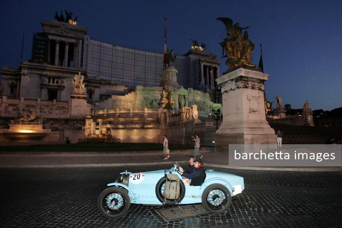 Roma: il passaggio nel centro storico alla 80ma Mille Miglia (Ph. Marco Lucini/Eden) 