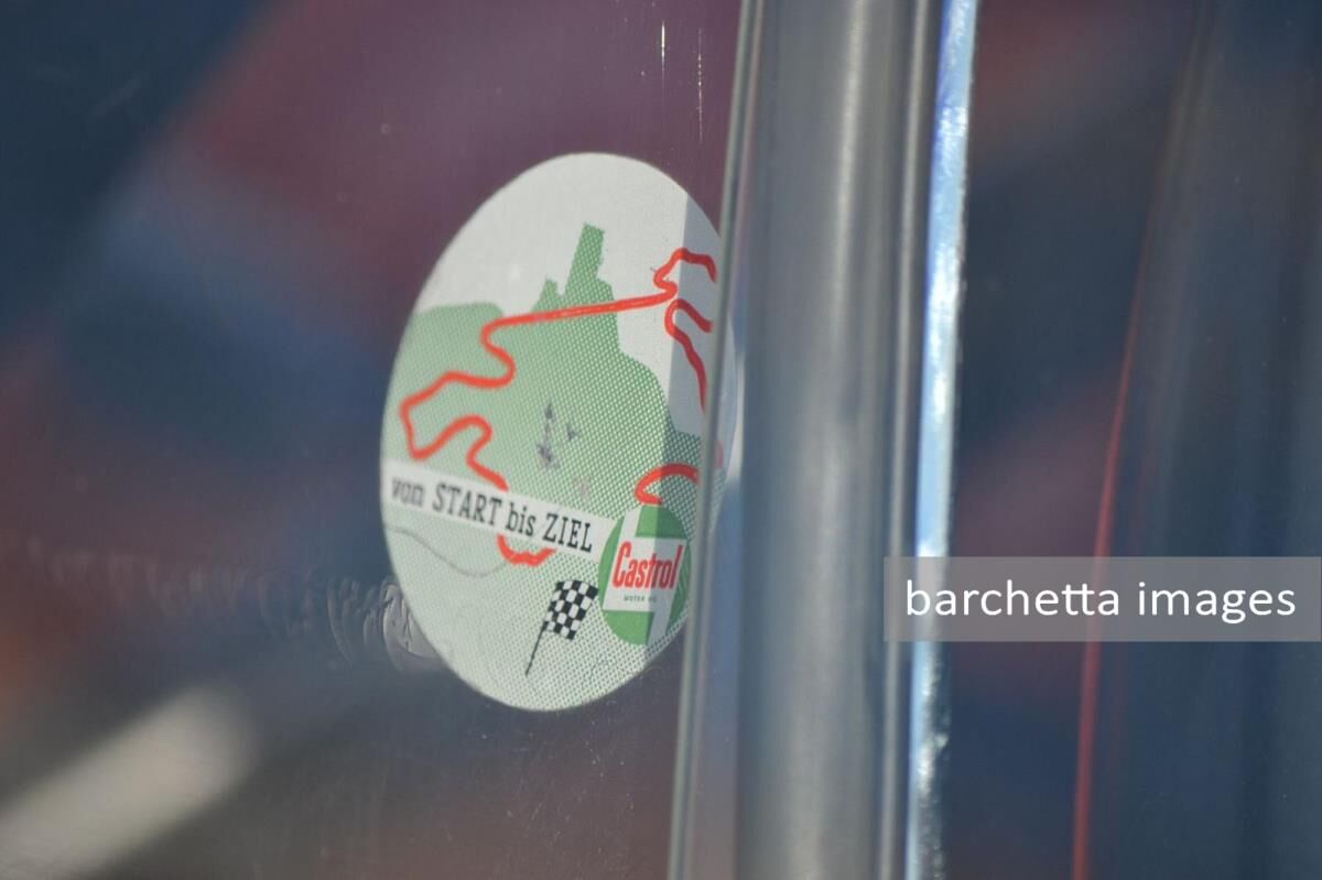 Automobiles sur les CHAMPS IX