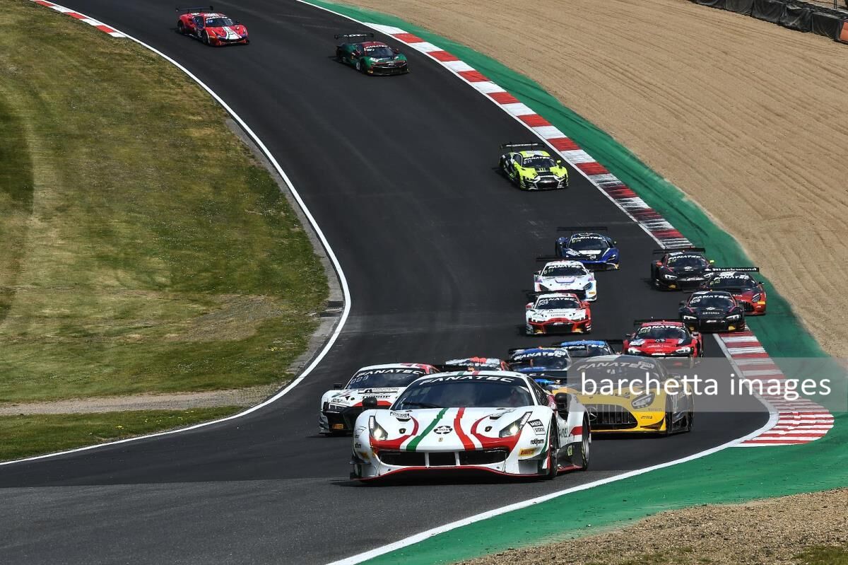 2022/apr/30-01 - 1st OA - 1st Silver Cup - GT WCE Brands Hatch race 1 - 5th OA - 1st Silver Cup - GT WCE Brands Hatch race 2 - Ulysse De Pauw, Pierre Alexandre Jean - #53