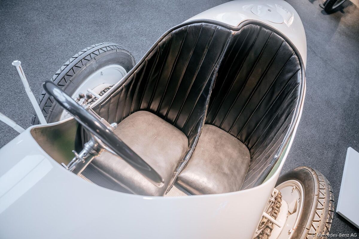 Über 200 km/h: Der „Blitzen-Benz“ ist 1909 das schnellste Auto der Welt

Over 200 km/h: The “Blitzen-Benz” was the fastest car in the world in 1909