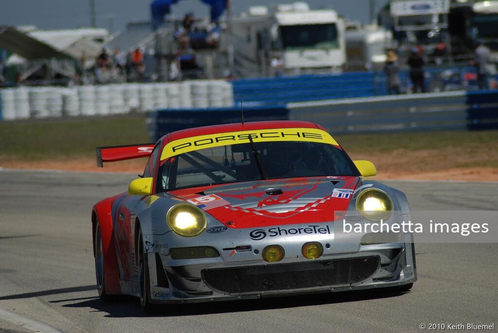 45 GT2 Porsche 911 RSR Bergmeister/Long/Lieb;12h Sebring 2010