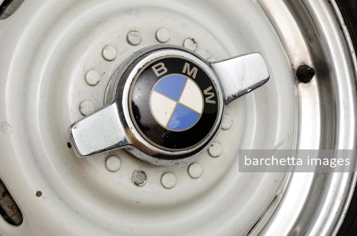 Lot 129 - 1957 BMW 507 s/n 70048