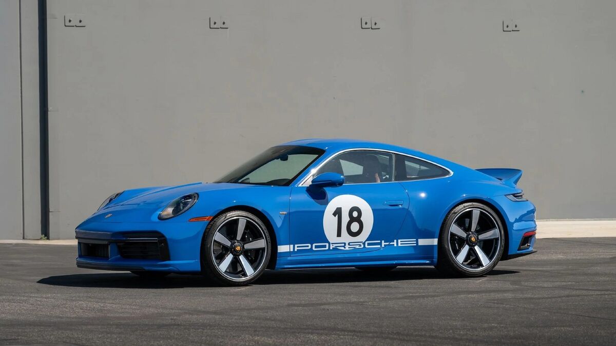 Broad Arrow - The Porsche Air|Water Auction