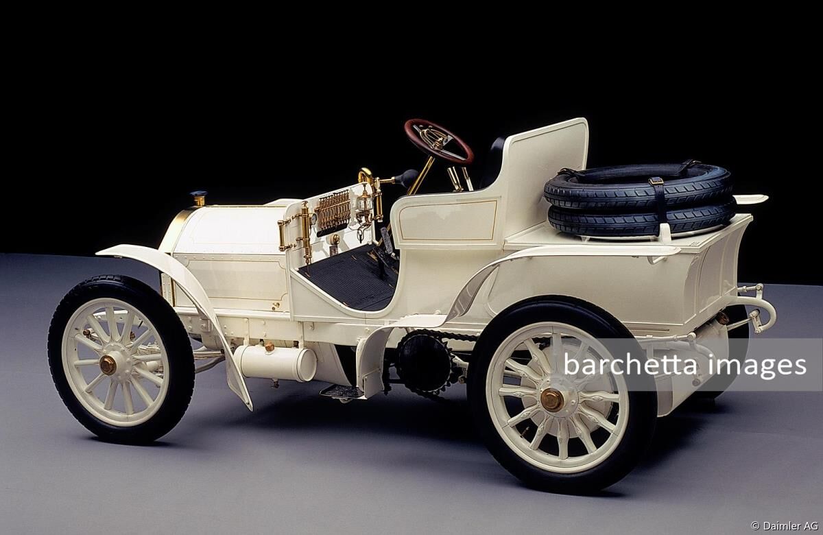 Mercedes-Simplex 40 HP from 1903 as a two-seater. This high-performance racing car from the Mercedes-Benz Classic collection is one of the oldest surviving vehicles belonging to the Mercedes brand. 