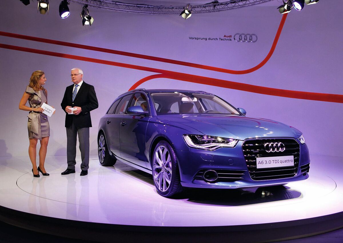 Host Catherine Vogel and Michael Dick, Member of the Board Technical Development at the Presentation of the new Audi A6 Avant