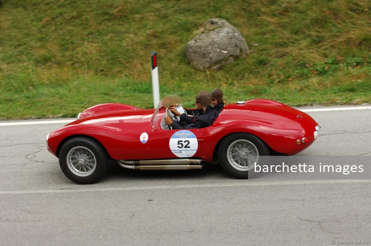 52 Maserati A6 GCS 2088 - Falchetti Antonio / Ciocca Antonia    