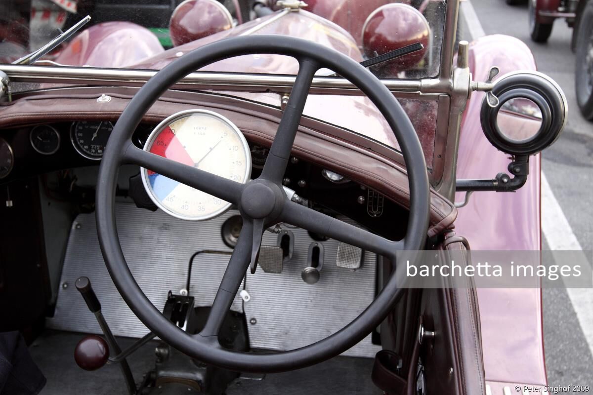 16 Alfa Romeo 8C 2300 Zagato Spider sn.2111027