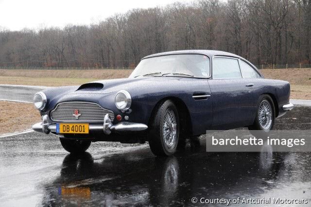 241 1961 Aston Martin DB4 Series 3 Saloon (b) DB4/634/R 160.000  - 210.000