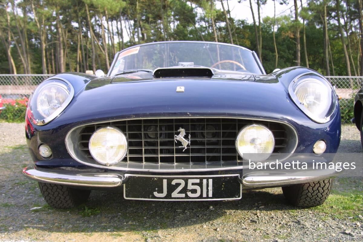 Ferrari 250 GT California Spider Replica s/n 2437GT