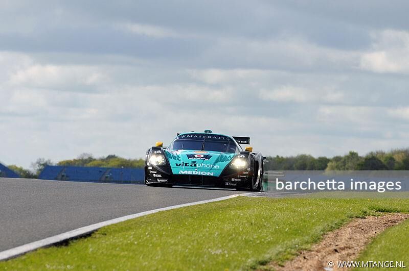 2 Maserati MC12 - Ramos / Alex Mueller