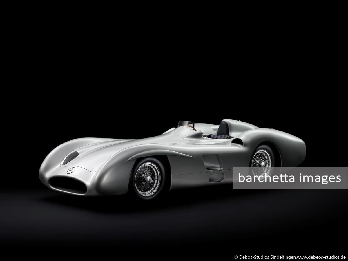 Exhibition "Milestones Automotive Design - Example Mercedes-Benz" from June 25 through September 14, 2008 in the Pinakothek der Moderne in Munich