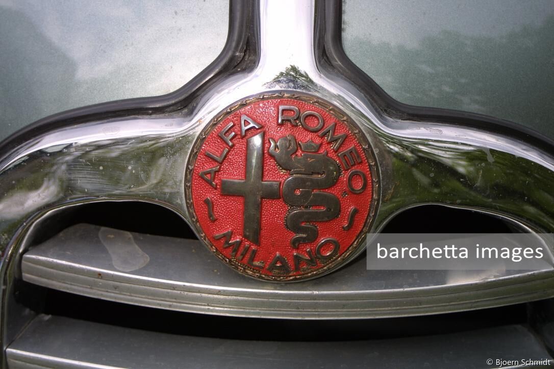 Alfa Romeo 6C-2500 SS Pinin Farina Cabriolet