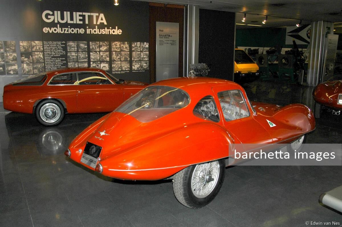 Alfa Romeo 1900 C 52 Disco Volante - Versione da competizione del modello 1900. La carrozzeria a sezione trasversale ogivale realizza interessanti caratteristiche aerodinamiche;Alfa Romeo Disco Volante Coupe s/n 1359.00003