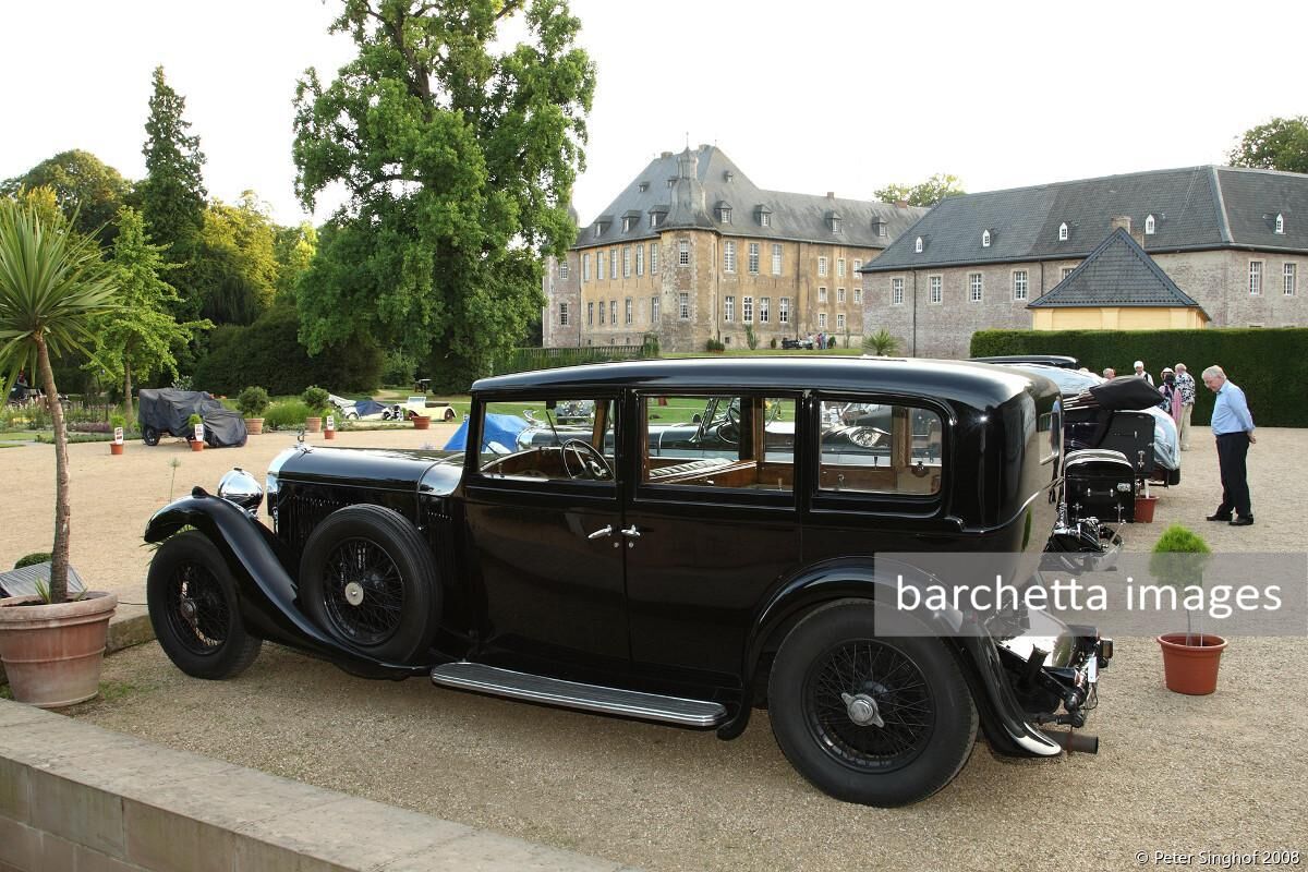 224 Bentley 8 Litre Thrupp&Maberly Saloon 224