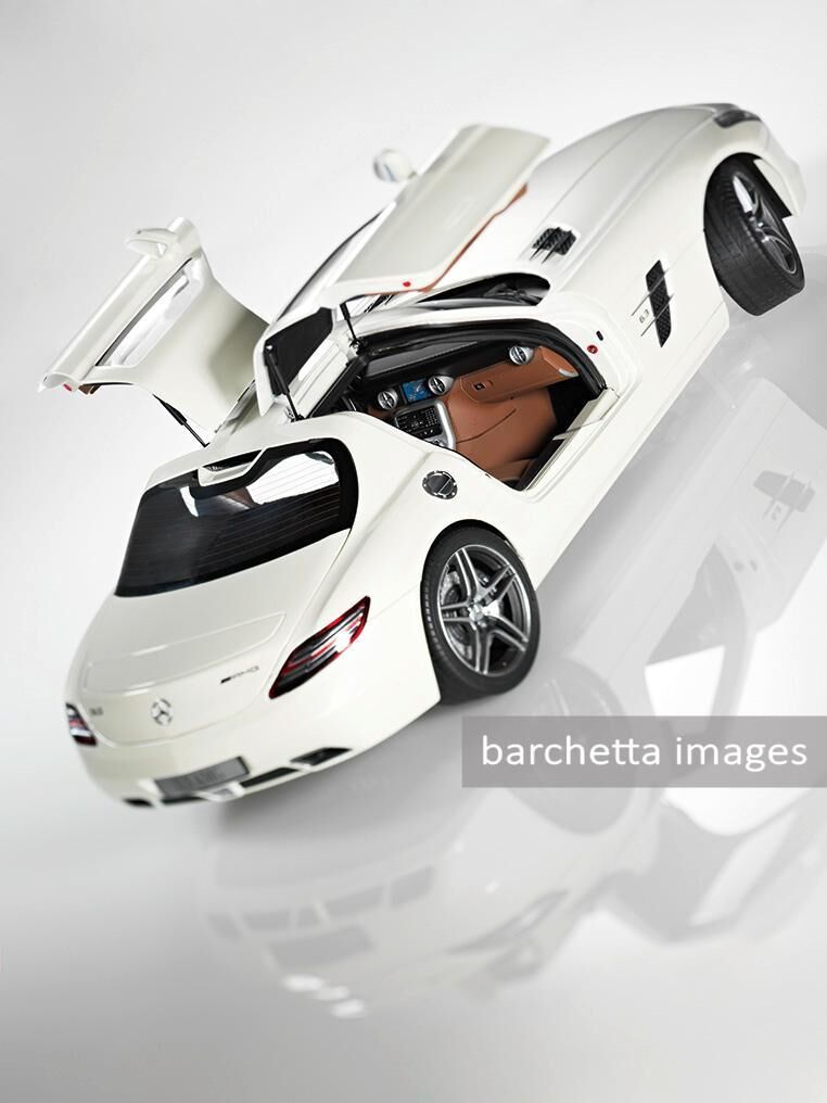 SLS AMG 1:12 ist Supermodellfahrzeug des Jahres 2011
