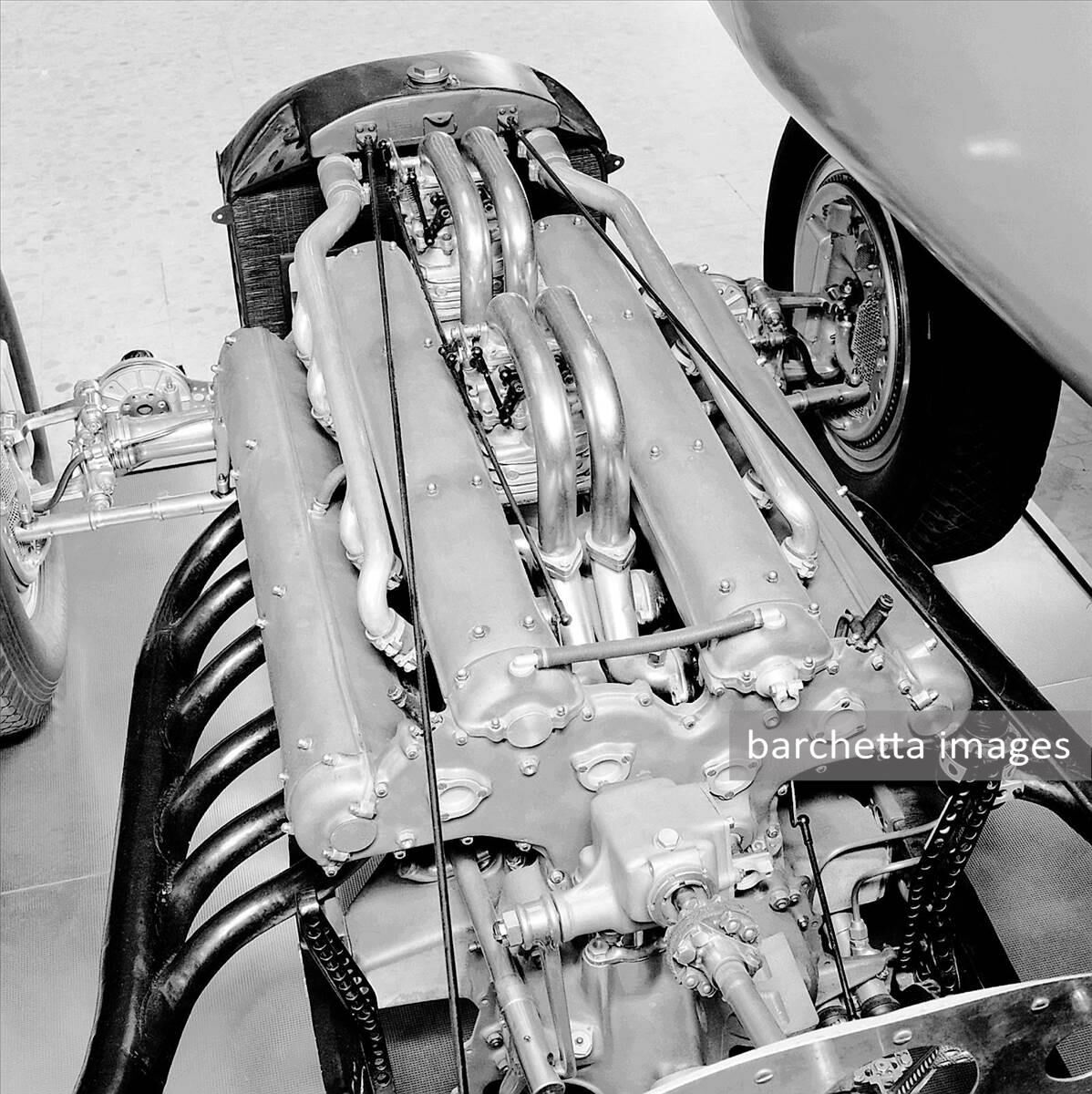 New dimensions of speed: The MD 25 DAB/1 engine of the Mercedes-Benz W 25 twelve-cylinder record car, 1936
