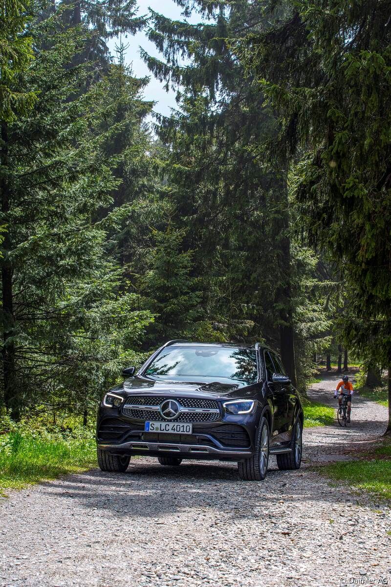 Mercedes-Benz GLC 300 d 4MATIC,  graphite grey metallic, designo nappa leather two-tone platinum white pearl/black