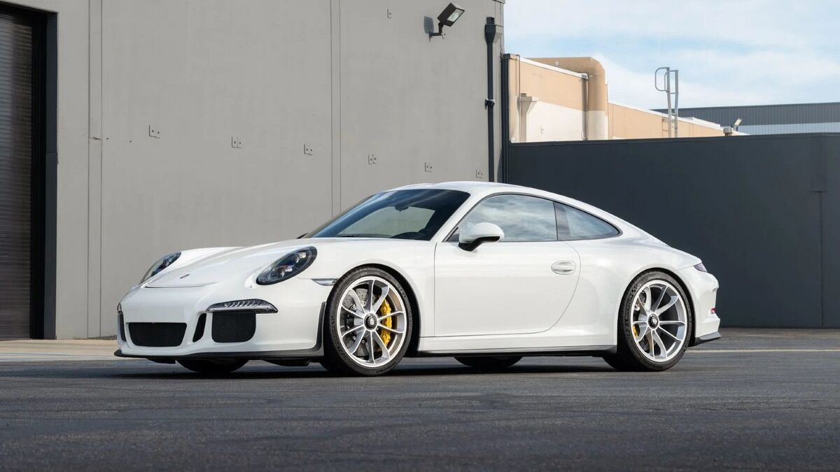 Broad Arrow - The Porsche Air|Water Auction