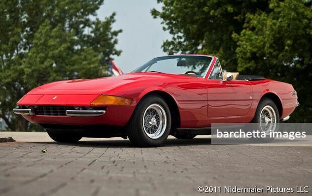 Lot 33 - 1971 Ferrari GTB/4 Daytona Spider s/n 14395 1,000,000 - 1,400,000 Sold 910,000