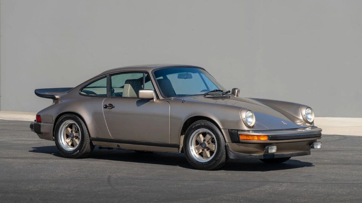 Broad Arrow - The Porsche Air|Water Auction