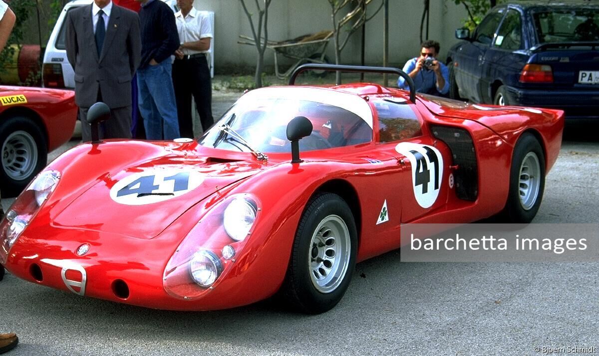 Alfa Romeo Tipo 33/2 "Daytona Coupe" s/n 75033020 (Gregor Fisken, UK)