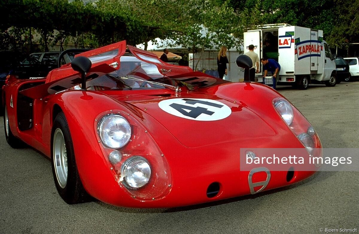 Alfa Romeo Tipo 33/2 "Daytona Coupe" s/n 75033020 (Gregor Fisken, UK)