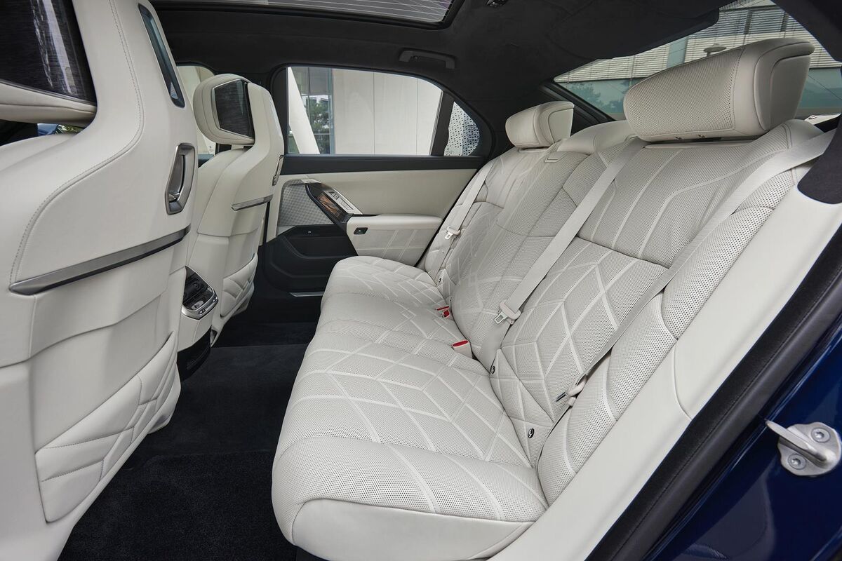 BMW 740d xDrive - Interior